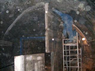 M2 metr&oacute; Kossuth t&eacute;r alag&uacute;tban v&aacute;g&aacute;si munka